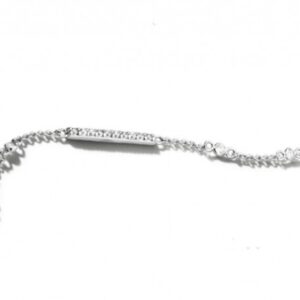 Victoria armband i silverfärg med vita stenar