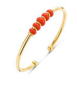 Victoria armband i guldfärg med röda pärlor