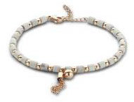 Victoria Rose roséfärgat armband med vita pärlor