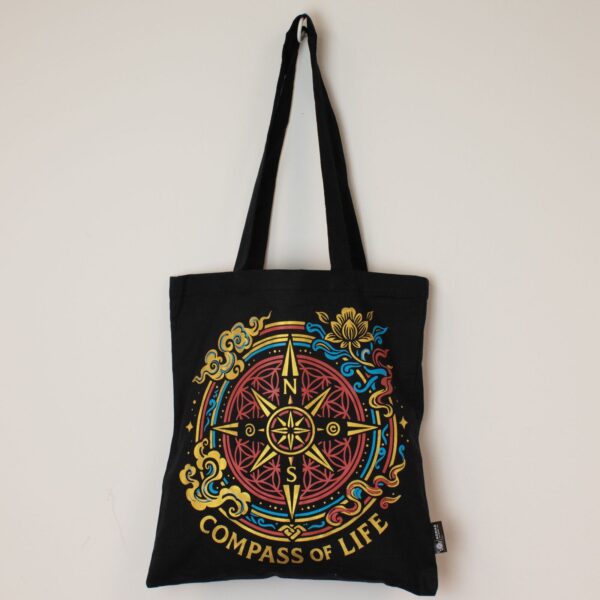 Ikonisk Klassisk Tygkasse - Compass of Life - Svart 6oz (40x36cm)