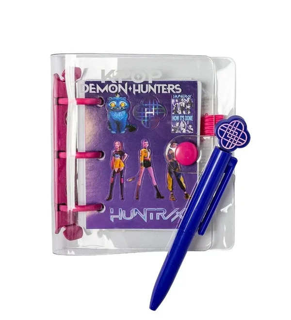 K-pop Demon Hunters Lila Minianteckningsbok med penna och klistermärken