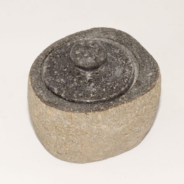 Jordande Kruka i Naturlig Flodsten – Liten (ca 9x7 cm)